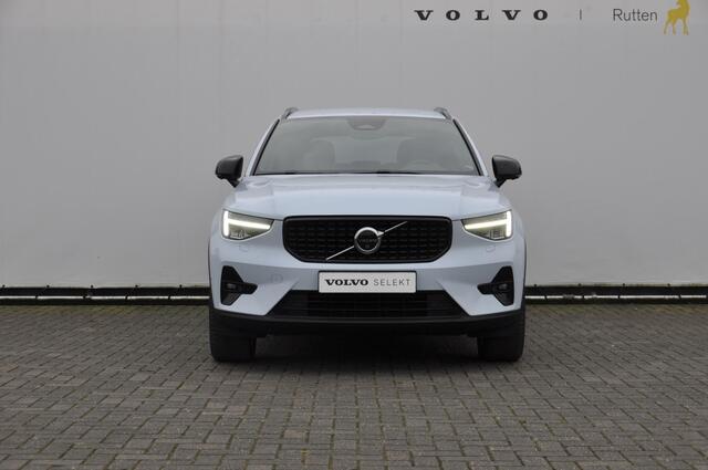 Volvo XC40 B4 211PK Automaat Plus Dark / Adaptive cruise control / Elektrische stoelen / Harman Kardon audio / Pilot assist / BLIS / Stoel en stuur verwarming / Elektrische achterklep / Parkeersensoren met 360 camera / Google infotainment