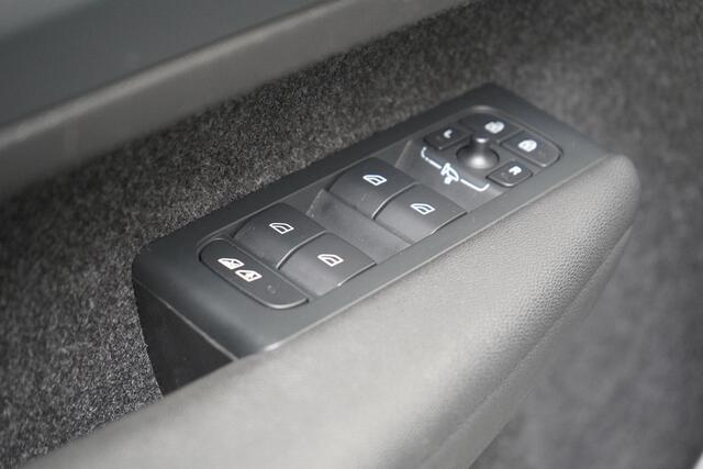 Volvo XC40 1.5 T5 263pk Plug-in hybrid Plus Bright | Memory | Navigatie | Stoelverwarming voor- en achter | Achteruitrijcamera