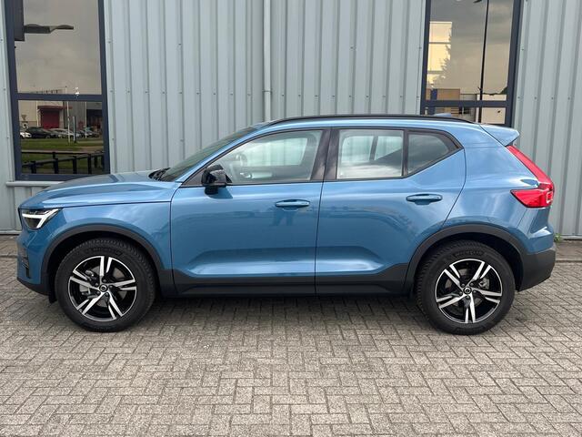 Volvo XC40 2.0 B3 Plus Dark - Stoelverwarming - Stuurverwarming - Harman/Kardon Audio - Camera achter - Metallic lak