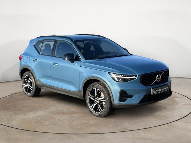 Volvo XC40 2.0 B3 Plus Dark - Stoelverwarming - Stuurverwarming - Harman/Kardon Audio - Camera achter - Metallic lak