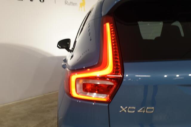 Volvo XC40 B4 211PK Automaat Plus Dark / Climate pack / Donker getint glas / 19'' velgen / Adaptieve cruise control / DAB+ / El. Achterklep