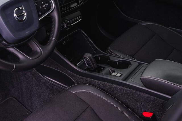 Volvo XC40 T3 Geartronic Momentum Pro, Park Assist Line