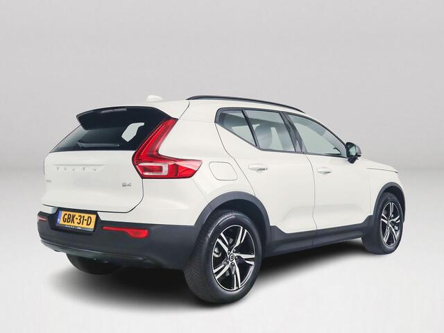 Volvo XC40 B4 Plus Dark | Trekhaak | Stoel- en stuurverwarming | Harman Kardon