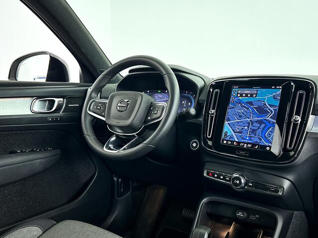 Volvo XC40 B4 Plus Dark | Trekhaak | Stoel- en stuurverwarming | Harman Kardon