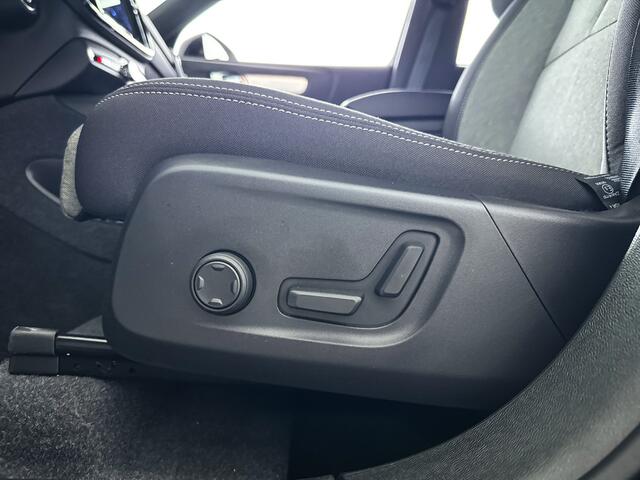 Volvo XC40 B4 Plus Dark | Trekhaak | Stoel- en stuurverwarming | Harman Kardon