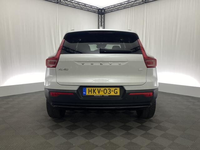 Volvo XC40 1.5 T4 PHEV Plus Dark 211 Pk Automaat | Pano-Dak | Memory Stoel | Carplay | H&K |
