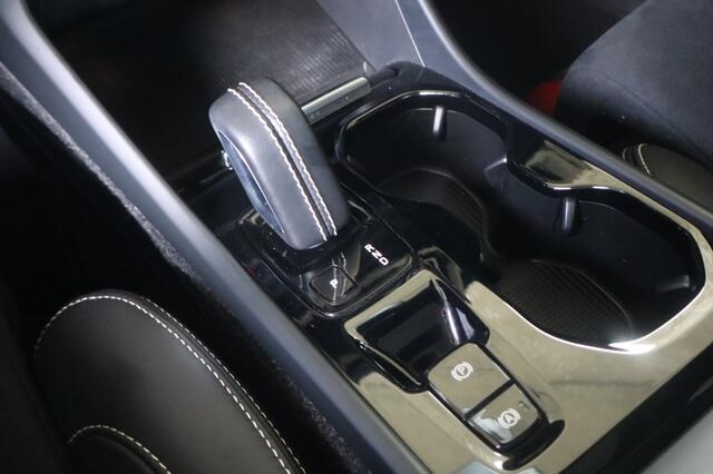Volvo XC40 1.5 T5 Rech. Inscr. I Achteruitrijcamera I Stoelverwarming