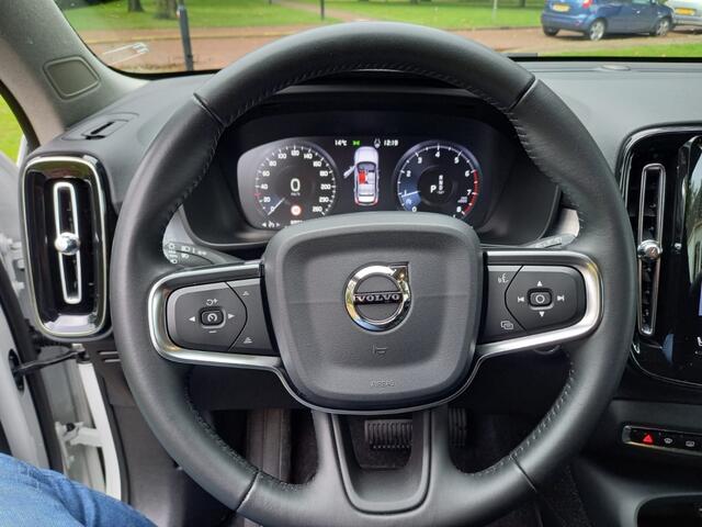 Volvo XC40 2.0 T4 Momentum
