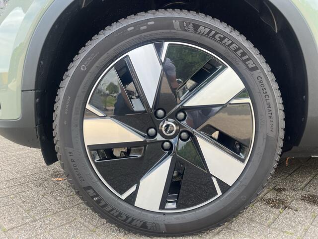 Volvo XC40 Single Motor Plus 69 kWh / Stoel- en stuurverwarming / Achteruitrijcamera / Elektrische achterklep /