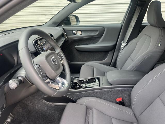 Volvo XC40 Single Motor Plus 69 kWh / Stoel- en stuurverwarming / Achteruitrijcamera / Elektrische achterklep /