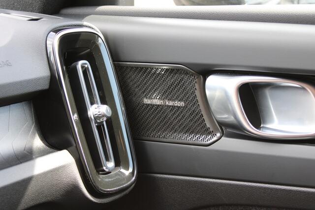 Volvo XC40 1.5 T4 Plug-in hybrid Plus Dark | Trekhaak | H/K | Pilot Assist | Memory | Navigatie | 360 Camera