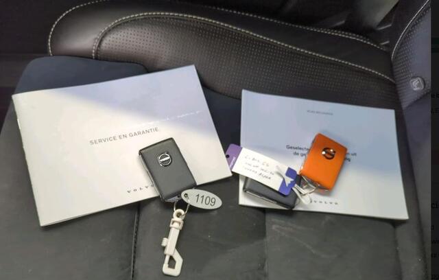 Volvo XC40 Recharge P8 AWD R-Design / Pdc.+Camera / 1/2 Leder / Stoel-Stuurverwarming / Navigatie /