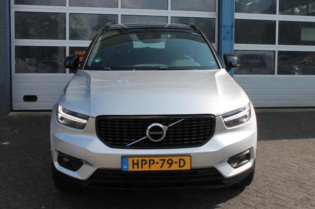 Volvo XC40 2.0 T4 AWD R-DESIGN Trekhaak afneembaar / stoel v en a incl stuurvw.