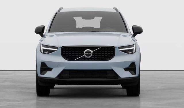 Volvo XC40 B4 211PK Automaat Plus Dark / Extra getint glas achter / Climate pack / Connect Nubuck bekleding