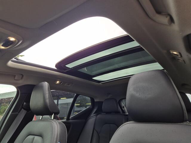 Volvo XC40 1.5 T5 Plug-in hybrid Ultimate Bright Panodak/Leder/AdaptiveCruise/Camera etc.