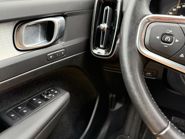 Volvo XC40 1.5 T3 Momentum Pro 164pk Aut. Sport-leder | Camera