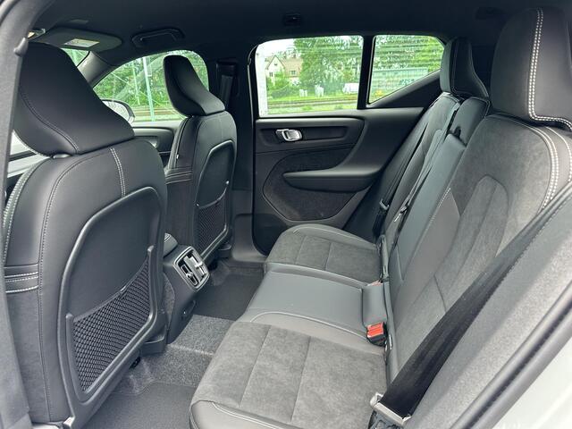 Volvo XC40 2.0 B4 Plus Black Edition Mild hybrid, Automaat, Leder/nubuck bekleding, Stoelverwarming, Stuurverwarming, 20 inch wielen