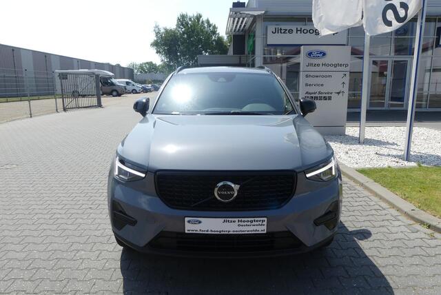 Volvo XC40 1.5 T4 Recharge R-Design FACELIFT! ADAPTIEVE CRUISE, MEMORY SEAT, HARMAN/KARDON, STOELVERWARMING, CLIMA, NAVI, ELEK. ACHTERKLEP, 9.673KM