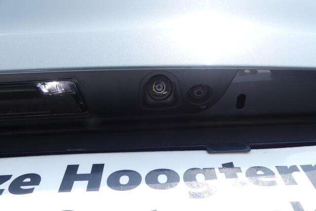 Volvo XC40 1.5 T4 Recharge R-Design FACELIFT! ADAPTIEVE CRUISE, MEMORY SEAT, HARMAN/KARDON, STOELVERWARMING, CLIMA, NAVI, ELEK. ACHTERKLEP, 9.673KM