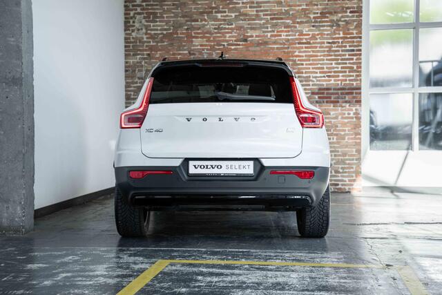Volvo XC40 T5 Recharge R-Design | Panoramadak | 360° Parkeercamera | Parkeersensoren voor + achter | Harman kardon premium audio | Stoelverwarming | Electrische bedienbare voorstoelen | LED koplampen | Navigatie |