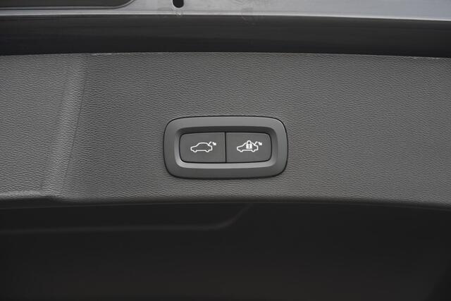 Volvo XC40 1.5 T5 Plug-in hybrid Plus Dark