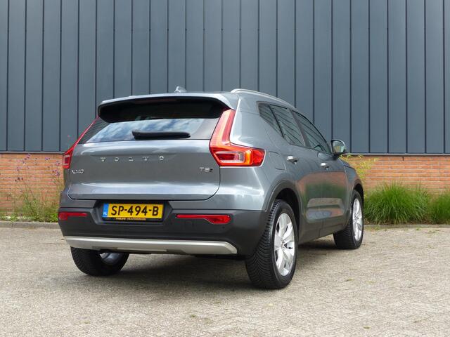 Volvo XC40 T5 AWD Momentum