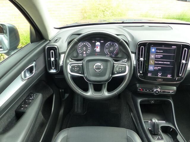 Volvo XC40 T5 AWD Momentum