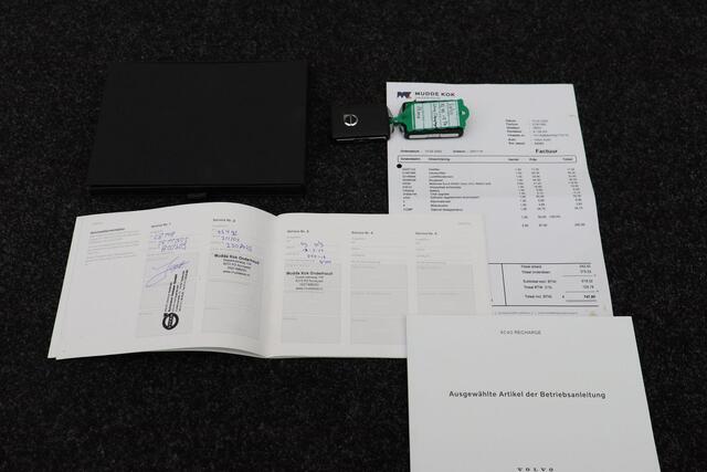 Volvo XC40 1.5 T4 Recharge Inscription 2022 Panoramadak | Carplay | Camera | Adaptive cruise | Memory | Stuurverwarming | Stoelverwarming | Bluetooth | Voorruit verwarming | PDC | Elektrische achterklep