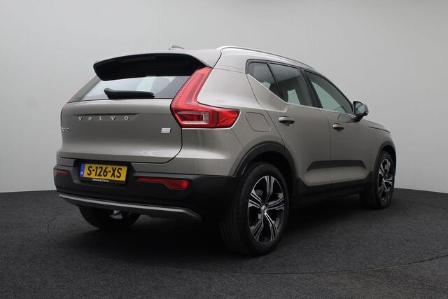 Volvo XC40 1.5 T4 Recharge Inscription 2022 Panoramadak | Carplay | Camera | Adaptive cruise | Memory | Stuurverwarming | Stoelverwarming | Bluetooth | Voorruit verwarming | PDC | Elektrische achterklep
