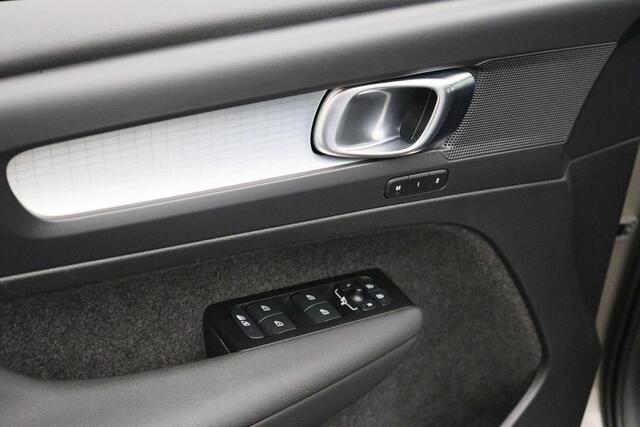 Volvo XC40 1.5 T4 Recharge Inscription 2022 Panoramadak | Carplay | Camera | Adaptive cruise | Memory | Stuurverwarming | Stoelverwarming | Bluetooth | Voorruit verwarming | PDC | Elektrische achterklep