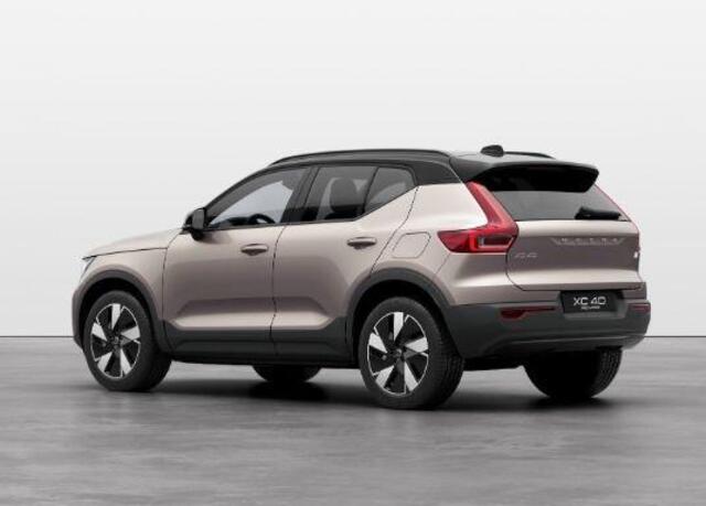 Volvo XC40 Single Motor Extened Range Core 82 kWh | Camera | Climate control |