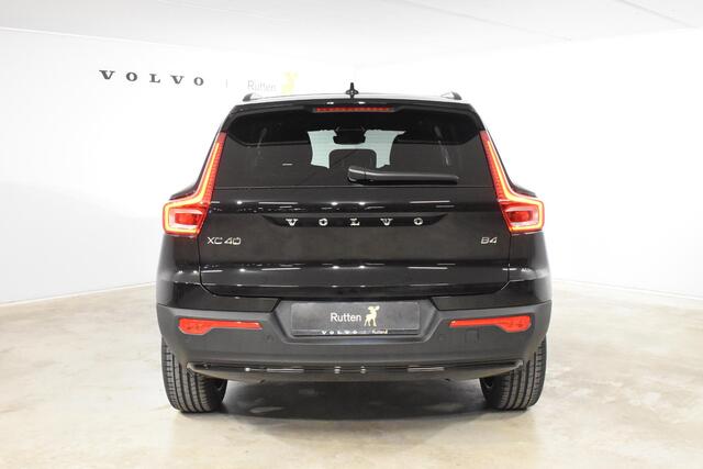 Volvo XC40 B4 211PK Automaat Plus Dark / Lighting Pack / Connect Nubuck bekleding / 20'' velgen / Extra getint glas