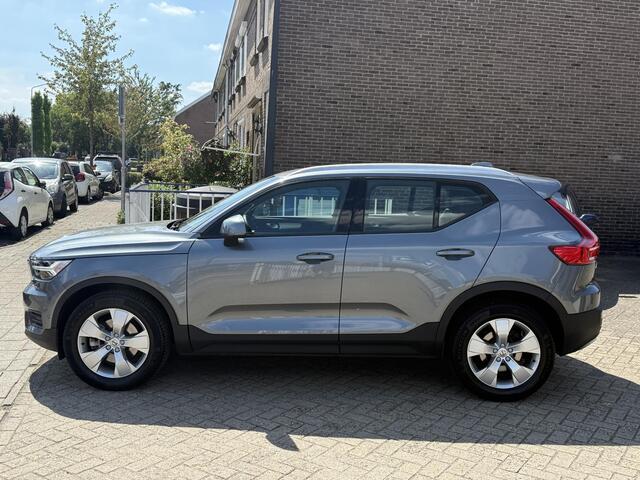 Volvo XC40 2.0 T4 AWD Momentum Intellisafe Pro