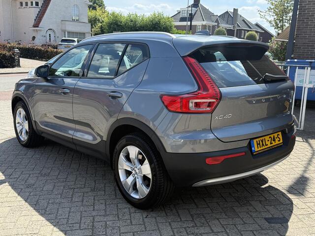 Volvo XC40 2.0 T4 AWD Momentum Intellisafe Pro