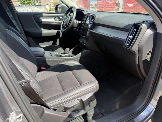 Volvo XC40 2.0 T4 AWD Momentum Intellisafe Pro