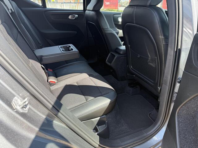 Volvo XC40 2.0 T4 AWD Momentum Intellisafe Pro