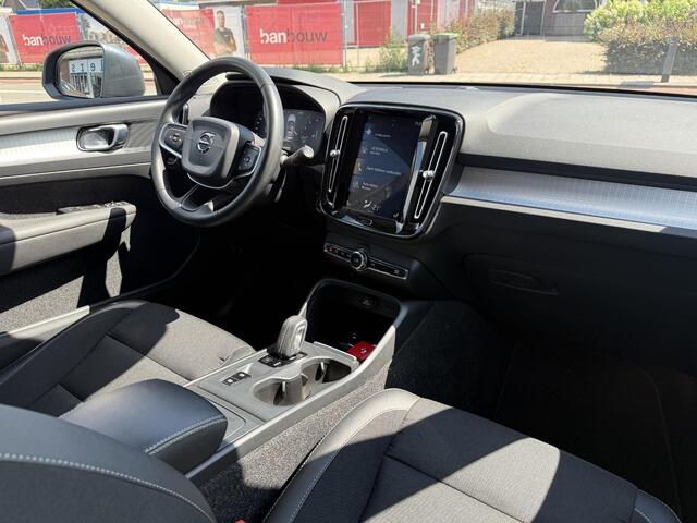 Volvo XC40 2.0 T4 AWD Momentum Intellisafe Pro