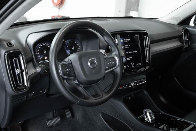 Volvo XC40 B4 Inscription | Electrische bedienbare voorstoelen | Stoelverwarming | 360° parkeercamera | Adaptive cruise control | Exterieur Stylingkit | BLIS | Volvo on Call | Parkeerverwarming | Parkeersensoren voor + achter |