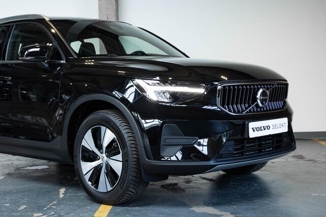 Volvo XC40 T4 Recharge Inscription | 360° Parkeercamera | Semi Electrische Wegklapbare trekhaak | 4-Seizoenenbanden | Draadloze telefoonlader | Panoramadak | Harman Kardon Premium Audio | Stoel en Stuurwielverwarming | Parkeersensoren voor + achter | Parkeerverwarmi