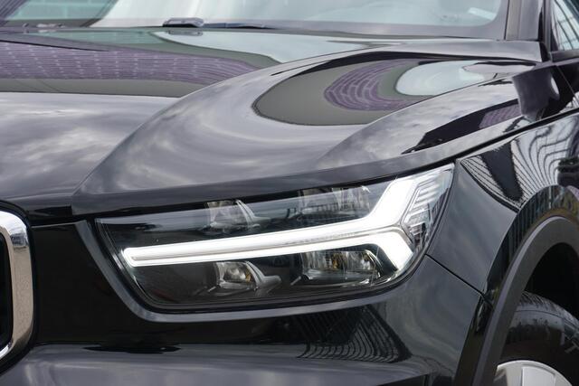 Volvo XC40 1.5 T3 Momentum Pro | Panorama-schuifdak | Camera | Harman Kardon | LED Koplampen | Zwarte Hemel |