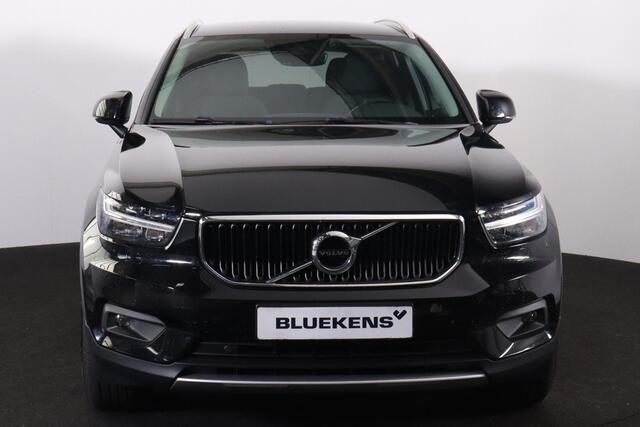 Volvo XC40 B4 Business Pro - IntelliSafe Assist - Harman/Kardon audio - Parkeercamera achter - Parkeersensoren voor & achter - Draadloze tel. lader - Cruise control - 18' LMV