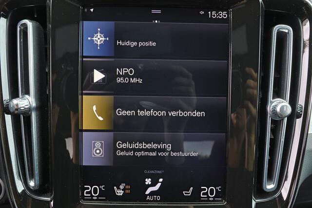 Volvo XC40 B4 Business Pro - IntelliSafe Assist - Harman/Kardon audio - Parkeercamera achter - Parkeersensoren voor & achter - Draadloze tel. lader - Cruise control - 18' LMV