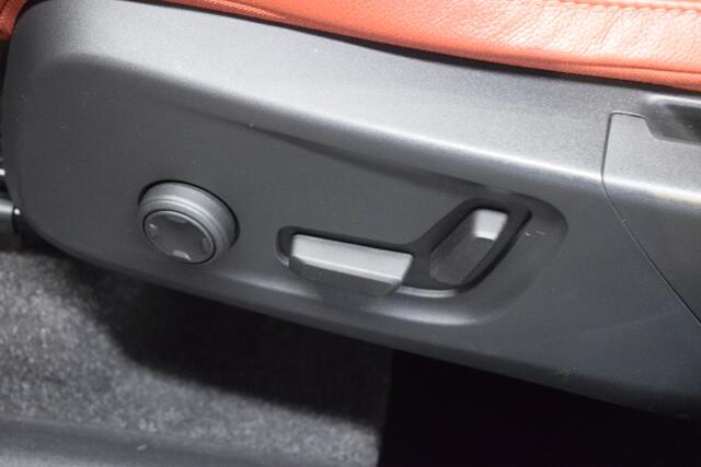 Volvo XC40 2.0 T5 250pk AUT8 AWD Inscription/ Leer/ Schuifdak/ Stoel en stuur verw./ Camera trekgewicht 2100kg