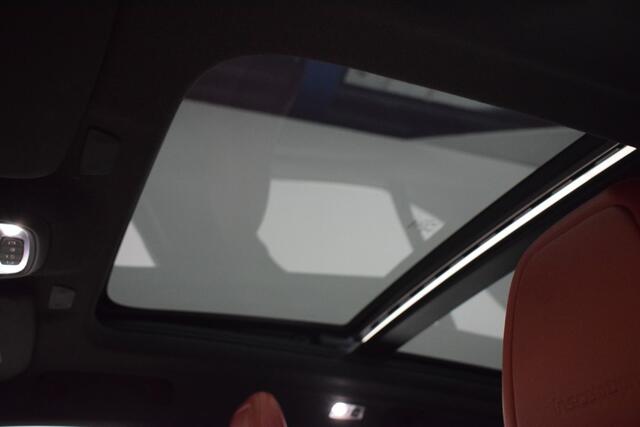 Volvo XC40 2.0 T5 250pk AUT8 AWD Inscription/ Leer/ Schuifdak/ Stoel en stuur verw./ Camera trekgewicht 2100kg