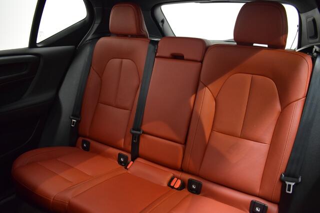 Volvo XC40 2.0 T5 250pk AUT8 AWD Inscription/ Leer/ Schuifdak/ Stoel en stuur verw./ Camera trekgewicht 2100kg