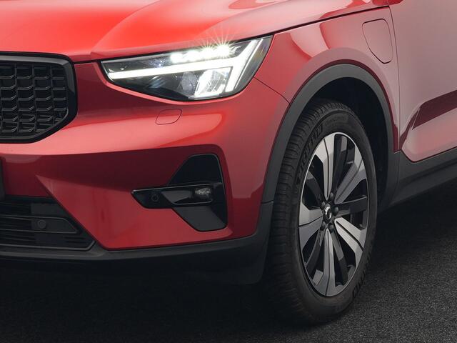 Volvo XC40 T5 Plus Dark Plug In Hybrid 262pk Dealer O.H PHEV | Adaptive Cruise | Camera | Harman Kardon | Apple Carplay | Lederen Sportstoelen Memory & Verwarmd | Pilot Assist | Blis | Navigatie | Virtual | DAB |