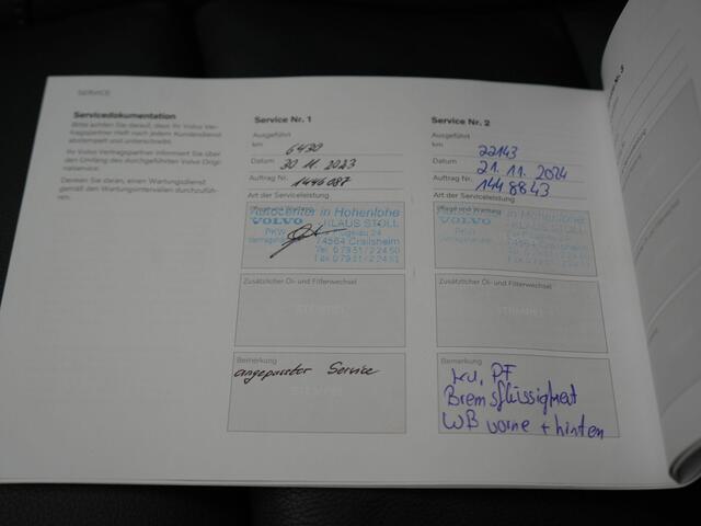 Volvo XC40 T5 Plus Dark Plug In Hybrid 262pk Dealer O.H PHEV | Adaptive Cruise | Camera | Harman Kardon | Apple Carplay | Lederen Sportstoelen Memory & Verwarmd | Pilot Assist | Blis | Navigatie | Virtual | DAB |