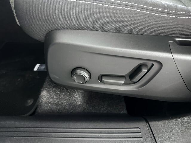 Volvo XC40 B4 Aut. Plus Dark | Harman Kardon | Parkeercamera | Trekhaak