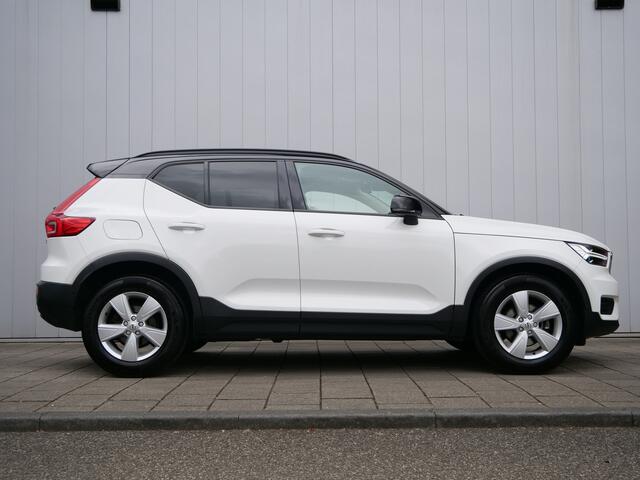 Volvo XC40 1.5 T3 157 PK Navigatie / Camera / PDC / Stoelverwarming