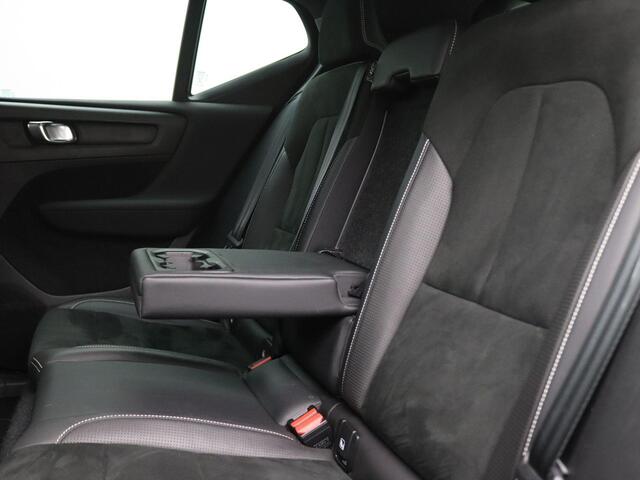 Volvo XC40 Recharge P8 AWD R-Design Elek. achterklep, Achteruitrijcamera, PDC v+a, Cruise Control, Stoelverwarming, DAB, Dodehoek Detectie, Keyless, Apple Carplay, 19" Lmv, LED